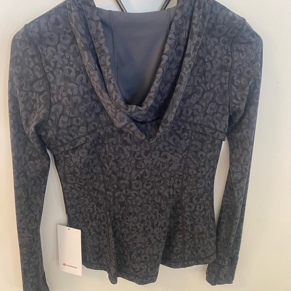 Lululemon defined hooded jacket size 8 - Picture 3 of 10